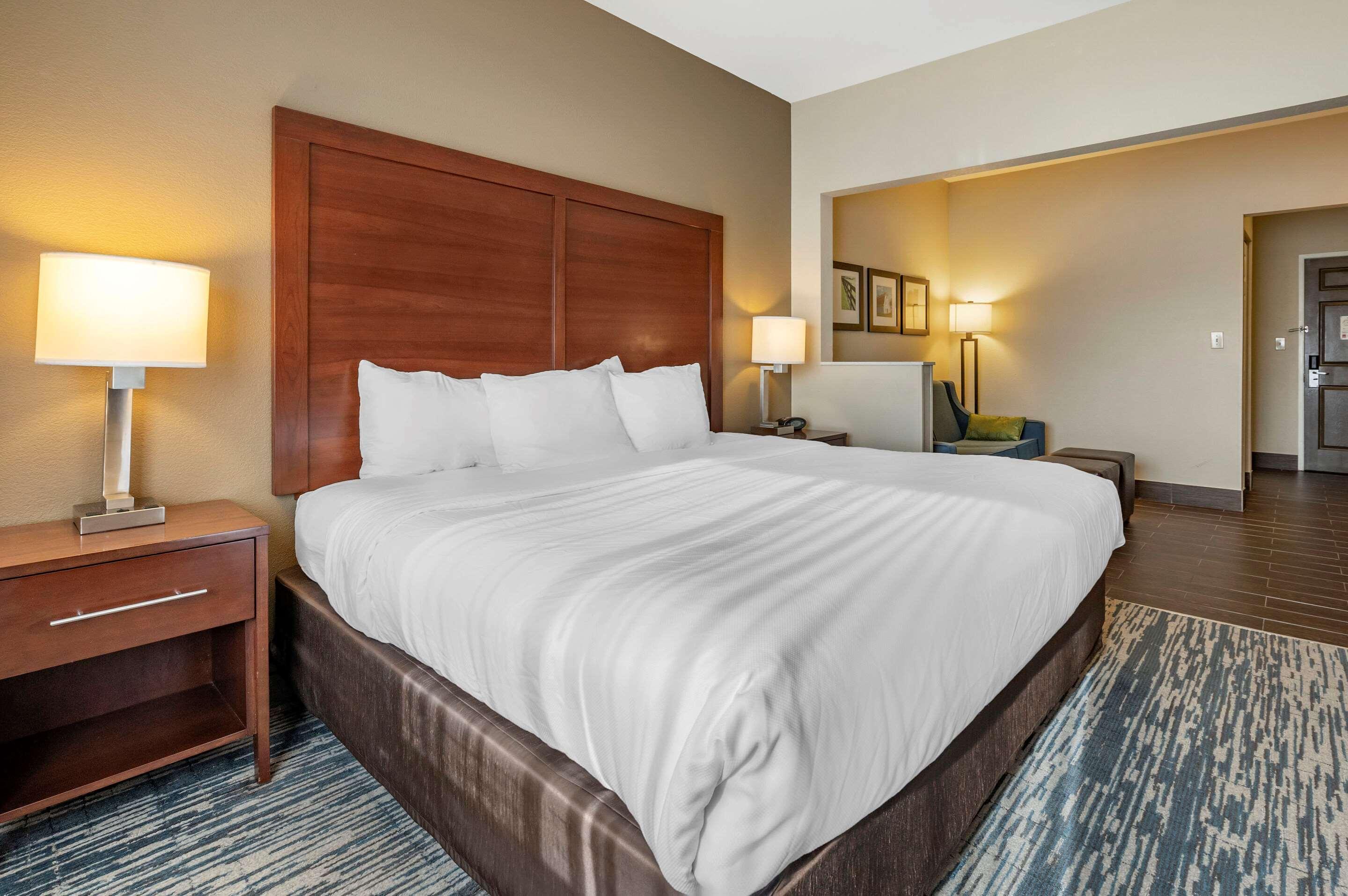 Comfort Suites Keeneland Лексингтон Экстерьер фото