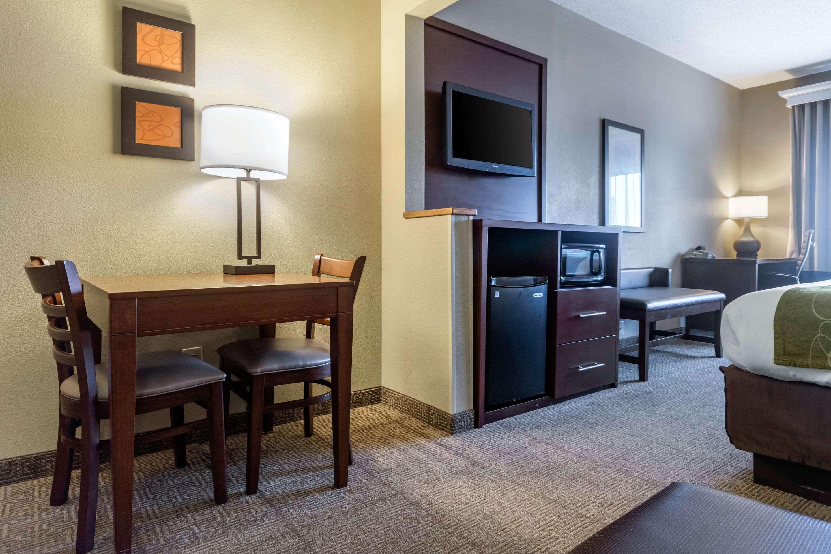 Comfort Suites Keeneland Лексингтон Экстерьер фото