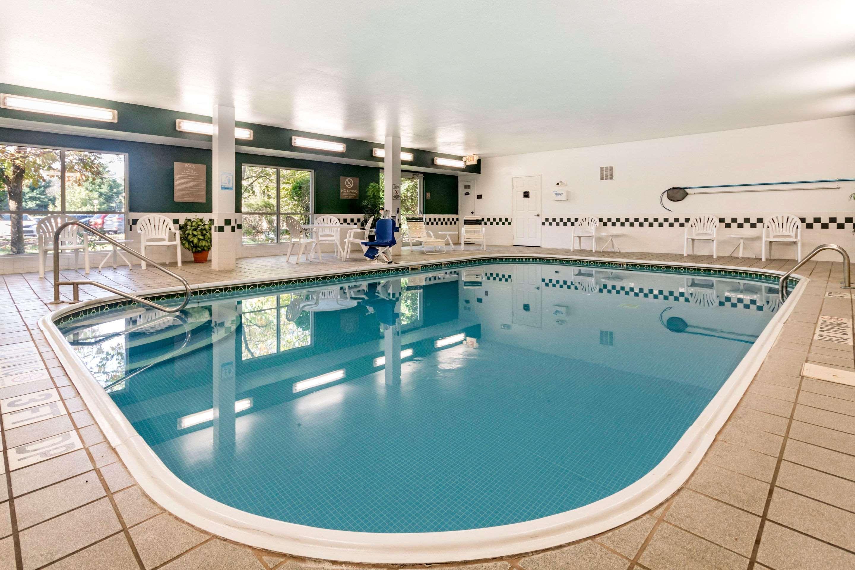 Comfort Suites Keeneland Лексингтон Экстерьер фото