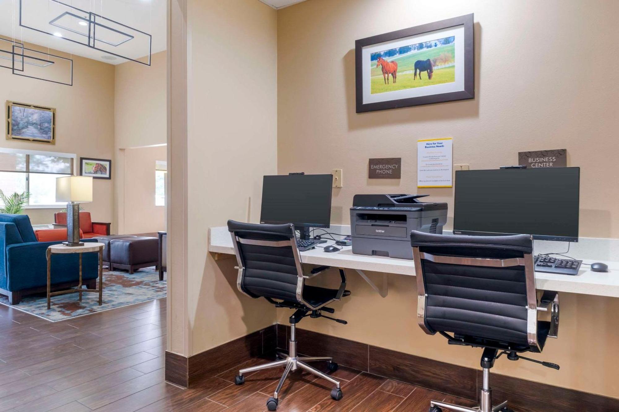 Comfort Suites Keeneland Лексингтон Экстерьер фото