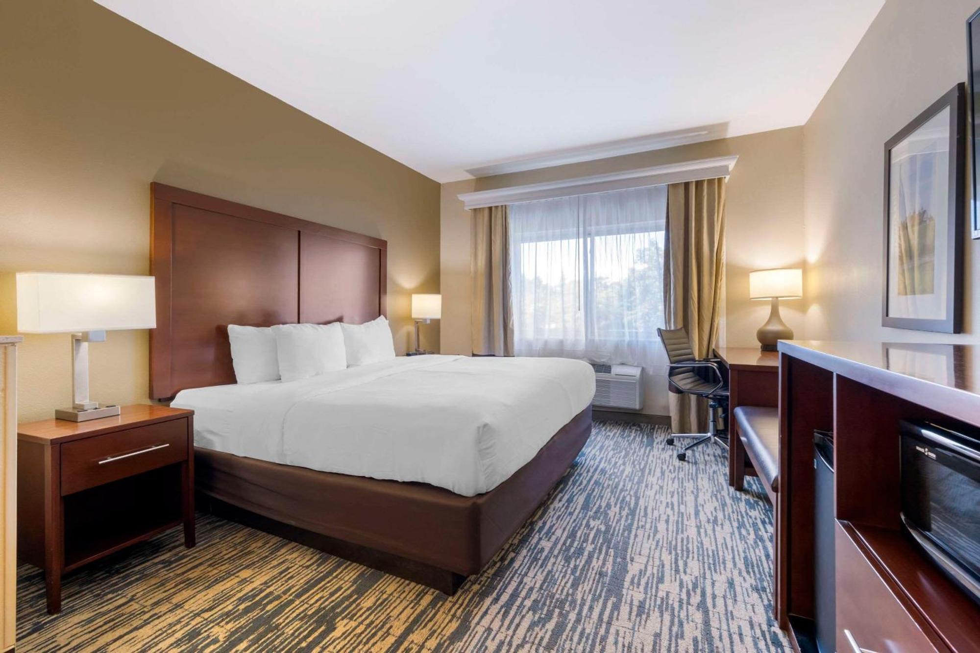 Comfort Suites Keeneland Лексингтон Экстерьер фото