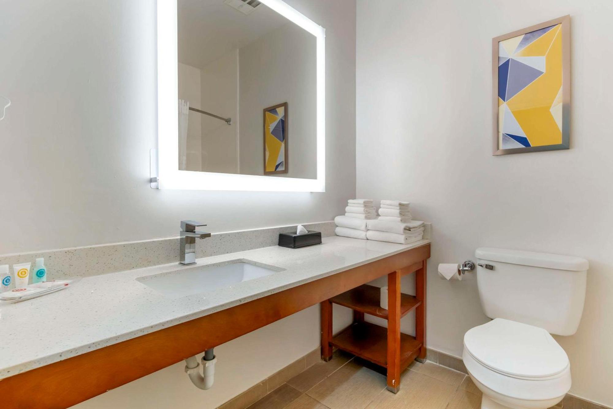 Comfort Suites Keeneland Лексингтон Экстерьер фото